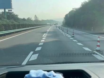 福特全顺柴油版 加注车用尿素 #柴油车 #油耗 #用车小常识 #长途驾驶 #用车知识 #用车技巧 #国六 #车用尿素