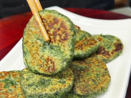 春天来了,应该多出去走走,关键是还能遇到很好的食材!今天教大家做一道南方人春天必吃的蒿子粑粑,软软糯糯,满满的春天味道!#美食 #美食推荐 #美食教程 #家常菜 #蒿子粑粑