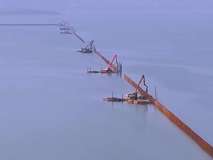 守护巢湖碧水蓝天,合肥在行动,多台机械齐作业,巢湖清淤护生态,用实干守护一湖清水,共筑合肥碧水蓝天。#生态保护 #合肥巢湖