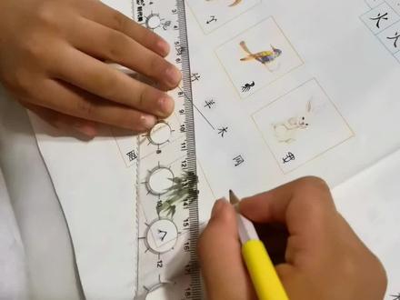 一年级连线题,老师让用尺子连,竟然来个出其不意😂#万万没想到#一年级 #辅导作业 #辅导作业的家长