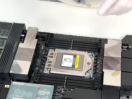 2卡 水冷 NVIDIA H200 HBM3e GPU服务器
CPU:AMD THREADRIPPER PRO 9975WX
M/B:ASUS PRO WS WRX9OE-SAGE SE RAM: SAMSUNG DDR5-5600 ECC/REG 512GB(64Gx8)
SSD: SAMSUNG 9100 PRO M.2 NVMe 8TB
HDD: Seagate IronWolf 8TB
GPU: NVIDIA H200 HBM3e 141GB(2EA)
POWER: CORSAIR WS3000(2EA)
CASE: YANGCOM 5U
#电脑装机 #服务器 #电脑配置 #H200 #GPU服务器