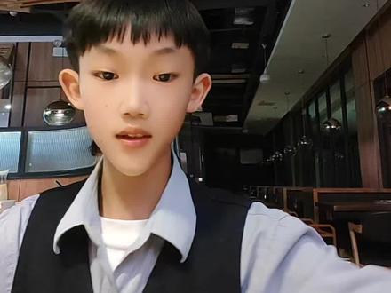 “工欲善其事,必先利其器”,少年执魔尺如执剑,巧思妙手,方寸之间见乾坤。✨🧠 #魔方少年 #益智时光“工欲善其事,必先利其器”,少年执魔尺如执剑,巧思妙手,方寸之间见乾坤。✨🧠 #魔方少年 #益智时光