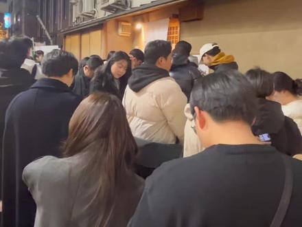 东京日本桥!排队90分钟才吃到的海鲜饭绝了啊
#适合自己的创作灵感 #日本 #美食 #东京美食