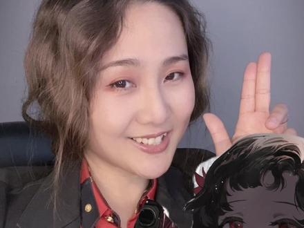 “她就像一只苍白的鸽子🐦易碎虐心”你们想看重返未来1999的斯奈德,那就试试吧!
#配音 #游戏 #重返未来1999 #斯奈德 #手游