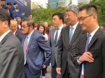 投资创业不是有资金给一笔拿几笔就成了。资金以外的力量更重要。全面赋能各个方面为社会顾客创造更多的价值。