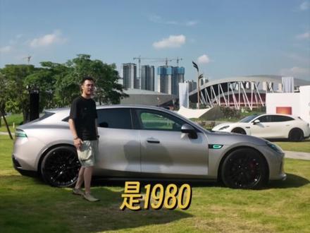 纯电猎装|乾崑满配 启境GT7静态体验 抢先感受启境 GT7!新车搭载华为乾崑 ADS 5.0全栈智驾,低趴猎装造型搭配长续航电池,亮点拉满!该车外观自亮相以来话题不断,褪去争议,它的产品力到底处在什么水准?本期实测内饰、空间、智能座舱,带你直观感受。#启境GT7 #华为乾崑