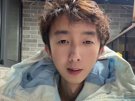 坦然接受,蹲下是为了跳的更高 坦然接受,蹲下是为了跳的更高#白银暴跌 #白银趋势 #黄金暴跌 #今日金价 #热搜