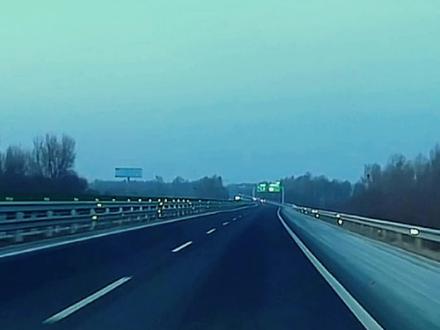 决战京哈、决战长深、决战大广,黑吉辽(HJL)合在一起的意思就是:回家了!一组东北歌曲大串烧祝大家一路平安、马年大吉大利!
#东北歌 #回家过年 #京哈高速 #长深高速 #大广高速