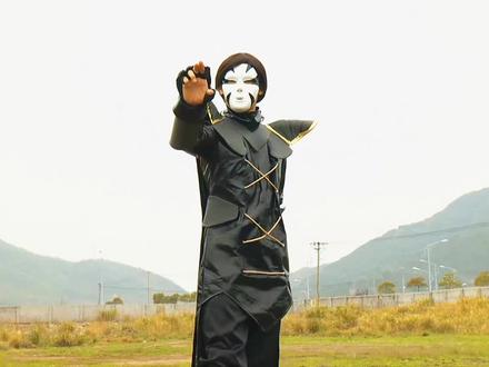 #巨神战击队 #秋日暴击 邪恶鲁修迪登场