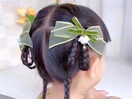 这个中秋短发头也能扎古风,越短越萌,扎完这个发型,女儿瞬间灵动又可爱!
收藏起来慢慢学,推荐给身边需要的人。
#儿童编发 #手残党也能学会的发型 #编发教程 #汉服发型 #上热门话题🔥🔥🔥