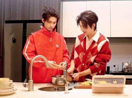 普普太贤惠了,啥都会,今儿云熠包饺子,提前过年, 祝大家新年快乐#云熠小世界#云旗郝熠然 #云熠小世界