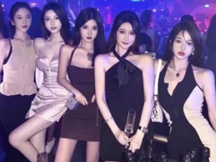 啥是剧本杀剧本 1b2652d7cee31c595bc5ee168089da6b~tplv-dy-resize-origshort-autoq-75:330.jpeg?x-expires=2015636400&x-signature=nnz8zpC1x0a4l2kb08kBf9MJUxY%3D&from=3213915784&s=PackSourceEnum_AWEME_DETAIL&se=false&sc=cover&biz_tag=pcweb_cover&l=20231118115459AB7A907E304F0C724BD3