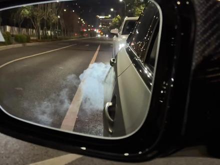 又到了谁不冒烟谁尴尬的季节了#宝马 #BMW