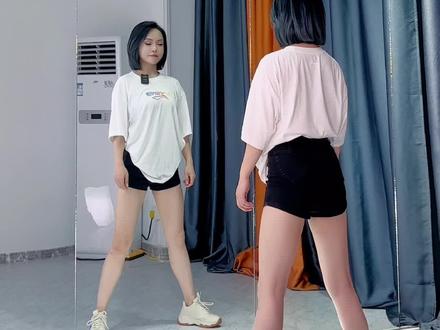 #零基础爵士舞基本功 练习时间到了,给大家整理了行走绕胯训练,准备好开始练习打卡啦。#零基础学舞蹈 #爵士基本功 #跳舞 #爵士舞