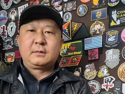 断更半年,“盘点全网wargame博主”系列第三期来啦!本期我们统计了八位超级厉害的wargame博主,他们分别是1.@战恒玖 2.@小狐狸打枪枪 3.@香辣蛆腿堡4.@一碗沙拉拉a 5.@小队长锋 6.@寿司_Official 7.@臻臻大魔王【wargame版】 8.@周正光,招战术女嘉宾 (排名不分先后)。八位博主的作品都有着自己独特风格,为水圈的新老玩家带来了丰富的精彩内容。但由于视频时长以及文案篇幅的限制,还有许多同样被战友们喜爱的博主没有被提及到,我们在这里一并致以问候。最后祝各位战友武运昌隆!也希望能给主包点点关注,谢谢大家啦~#wargame #cqb #sqb #战术#国防教育