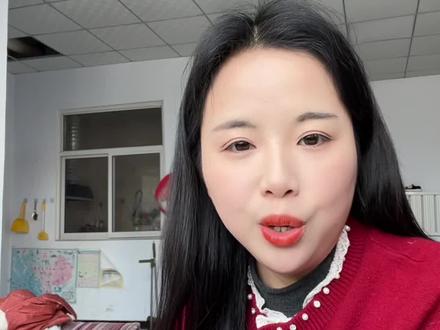 云南的朋友,你们为啥不吃老品种西红柿啊?西红柿在我家是最常见的,还是说你们的西红柿都是卖给外地人的?#老品种西红柿#云南番茄#云南新鲜西红柿