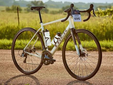 什么才是适合新手的第一辆公路车?第四代#TREK Domane AL#公路车