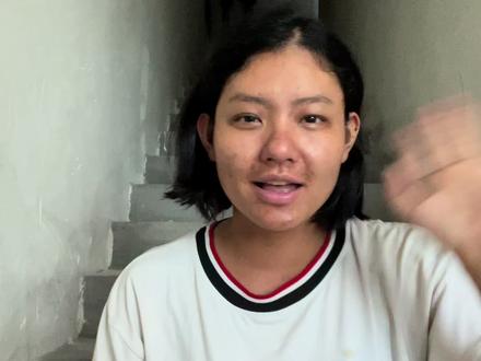 这才是真实的素颜,小仙楼道翻唱王菲的《致青春》 #唱歌赚钱换肾 #翻唱 #楼道 #纯素颜