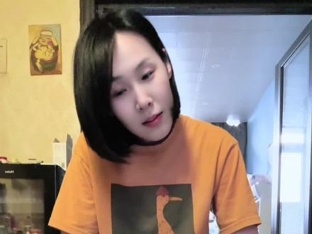 #时光存折云朵枕 #枕头推荐 刘教授直播间种草的,买了无数个枕头,这个算枕的还行的,但是最近两天刷到太多这个枕头的视频了,都说发黄,长霉😓
乳胶发黄能理解,但是霉了就真的恶心啦,以前也用过不少乳胶枕,纠结了2天我还是决定拆了。
🥵🥵🥵丢了丢了,虽然没有霉也好恶心,粘死了