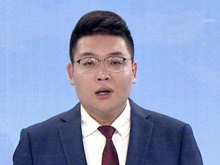 哨声会远去,比分会刷新。在球场上奔跑的你们,在岗位上奋斗的我们,永远都是永州这个大家庭最珍贵的一部分。我们的心永远相连,我们的手永远相牵,我们永远是相亲相爱的一家人。
#湘超 #湘超永州 #永冲锋 #永州加油 #相亲相爱一家人