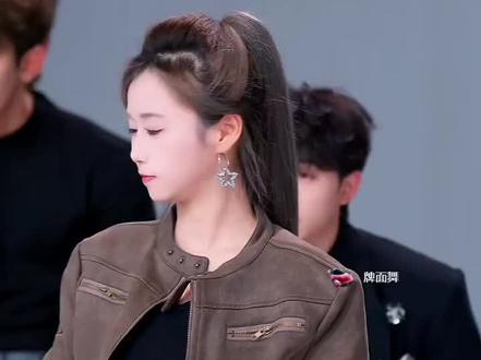 发牌不是目的,迷人才是本意#sky板栗 #银河系传媒#sky少年 #向全世界安利 @DOU+小助手