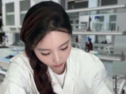 师弟还是太嫩了啊~ #一人分饰多角 #剧情 #搞笑 #实验室 #内容过于真实