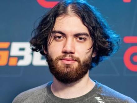 TOP10? 保了保了
#5eplay #2021csgo年度最佳选手排名 高水准以及在大型赛事上的出色发挥让俄罗斯选手Jame第一次荣登HLTV TOP 20年度选手榜单,并且位列第十位。