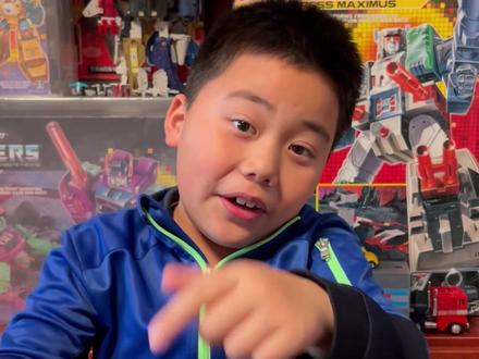 星辰版拼搭改造|能三变的闪电 小学生假期改造能三变的布鲁可星辰版闪电。
#放假回家生存指南 #星辰版 #积木人 #变形金钢 #霸天虎