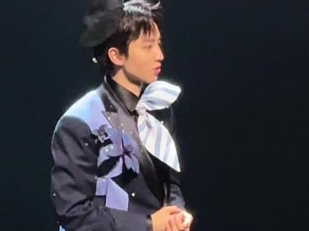 12.11王俊凯《趁世界还年青》谢幕
小手一嘘全场安静啊啊啊啊太帅了!!!
董子健和陈建斌老师也来看啦~喜欢了十几年的人终于出现在了我的相册里😭
#王俊凯 #王俊凯话剧 #王俊凯趁世界还年青 #趁世界还年青 #话剧