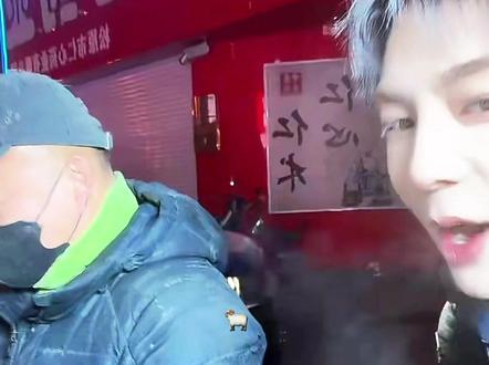 吃点串啊#高迪 @小迪.原味烧烤合体了#哈哈哈哈