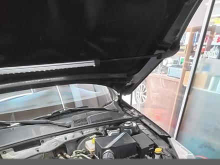 26025绅宝D50更换火花塞