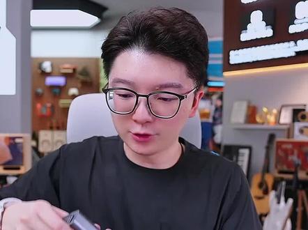 超哥推荐这款氮化镓快套装,全新65W全协议氮化镓快充头,支持多种设备协议快充,自动识别快充协议,手机,平板,笔记本,手表,耳机,大功率小功率全部兼容,带折叠插脚,全新低温快充,新国标3C认证,出门在外解决所有设备充电,关键价格只需要几十块!#超哥数码 #超级快充氮化镓 #65w氮化镓快充头 #全协议氮化镓 #氮化镓套装