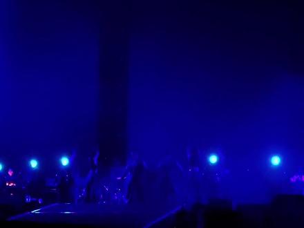 2025.12.18全球首个演唱会机器人表演秀👍👍科技与艺术的结合#王力宏成都演唱会 #机器人舞 #还有谁 @王力宏 @Unitree宇树科技 #顶配 #演唱会现场