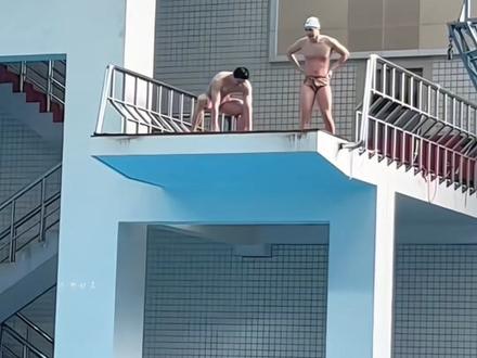 兔兔受到惊吓应该怎么办
#汪顺 #反差 #名场面