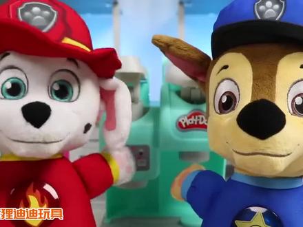 美味!用彩泥给汪汪队阿奇制作饮料和巧克力蛋糕!