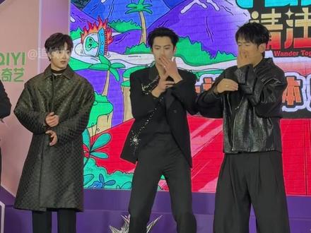 到底谁想的把他们几个请到一个综艺的#搞笑 #王鹤棣 #刘耀文#宇宙闪烁请注意#2025影娱年终大赏