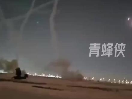 伊朗导弹飞越迪拜上空打击美军舰停靠港口 背景中哈利法塔清晰可见