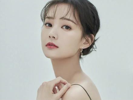 你们觉得李一桐不火的理由是啥?#明星 #神仙颜值 #综艺 #李一桐 #鹤唳华亭