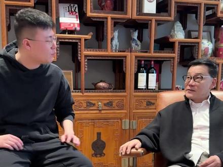 这属于老登和小登互相吃瓜! #我是泽龙 #李国庆 #一起冲锋吧 #探班vlog