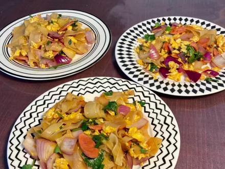 没有什么是一盘烤冷面解决不了的,孩子想吃就安排上,自己在家做干净卫生,吃的过瘾#记录生活#小吃#学生时代