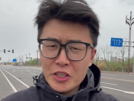 尹正转发了张雪飞驰人生4真的来了? #张雪机车 #飞驰人生 #冠军 #梦想 #尹正 @张雪的机车@韩寒 @尹正 @沈腾