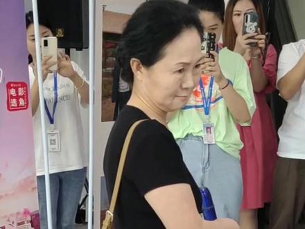 有#梦想 谁都了不起!64岁演员试镜,知道她试镜的是哪个片段吗?#演员 @抖音小助手