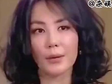 56岁王菲没想到,辛苦养大的唇腭裂女儿李嫣,为亲爹李亚鹏争光