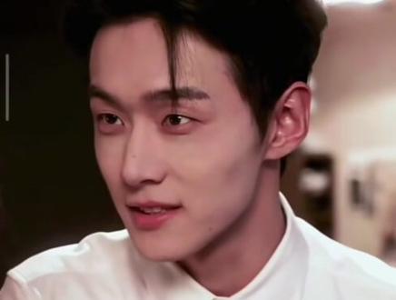 张晋宜李卓扬二搭 定档2.17 凌晨0:08上线 期待宋云绯 期待新剧穿成假冒失忆大佬女友的恶毒女配@晋宜JINY 这剧名我记住了
#张晋宜 #穿成假冒失忆大佬女友的恶毒女配