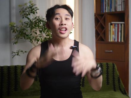 千元以内各家运动手表PK,哪款数据监测最准 这些都是各家千元以内,目前在售的智能手表,价格从低到高分别是红米watch6、Vivo watch5、荣耀手表5、小米watch S4、华为Fit 4,到底哪款各项功能监测数据最准?本期视频全面深度测评,包含运动监测、睡眠监测还有续航实测,数据绝对真实且无广,给你一个选购参考。#运动手表 #红米watch4 #vivo watch5#荣耀手表5 #小米watchS4 #华为fit4