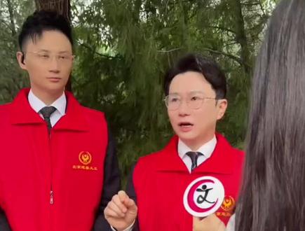 胡耀文老师多次对檀健次是不吝夸赞,一脸骄傲! #檀健次 #谢却山 #何不同舟渡 #何不同舟渡檀健次卢昱晓双面人生 #檀健次解读何不同舟渡角色