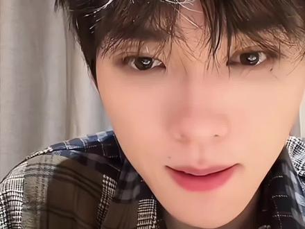 #王译磊 王译磊&朱小雪《晨雾与焰火》今天开播! 江焰 姜雾和大家相见啦 @王译磊 @朱朱朱