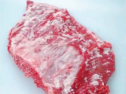 牛的肚腹与心脏之间的一块肉,形状类似于贝壳,又叫贝肉,和牛的腹心肉,适合牛排烤肉#国产和牛崛起 #源头实力厂家