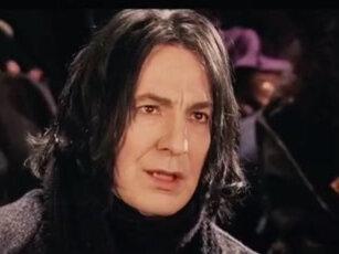 斯内普教授用咒语
赫敏格兰杰也用了咒语