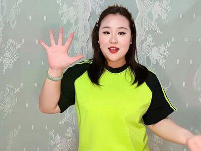 #舞蹈教程 #张真源碎镜摇
大家学会可以给我看看哦!
让我们一起建设“碎镜摇”🪞